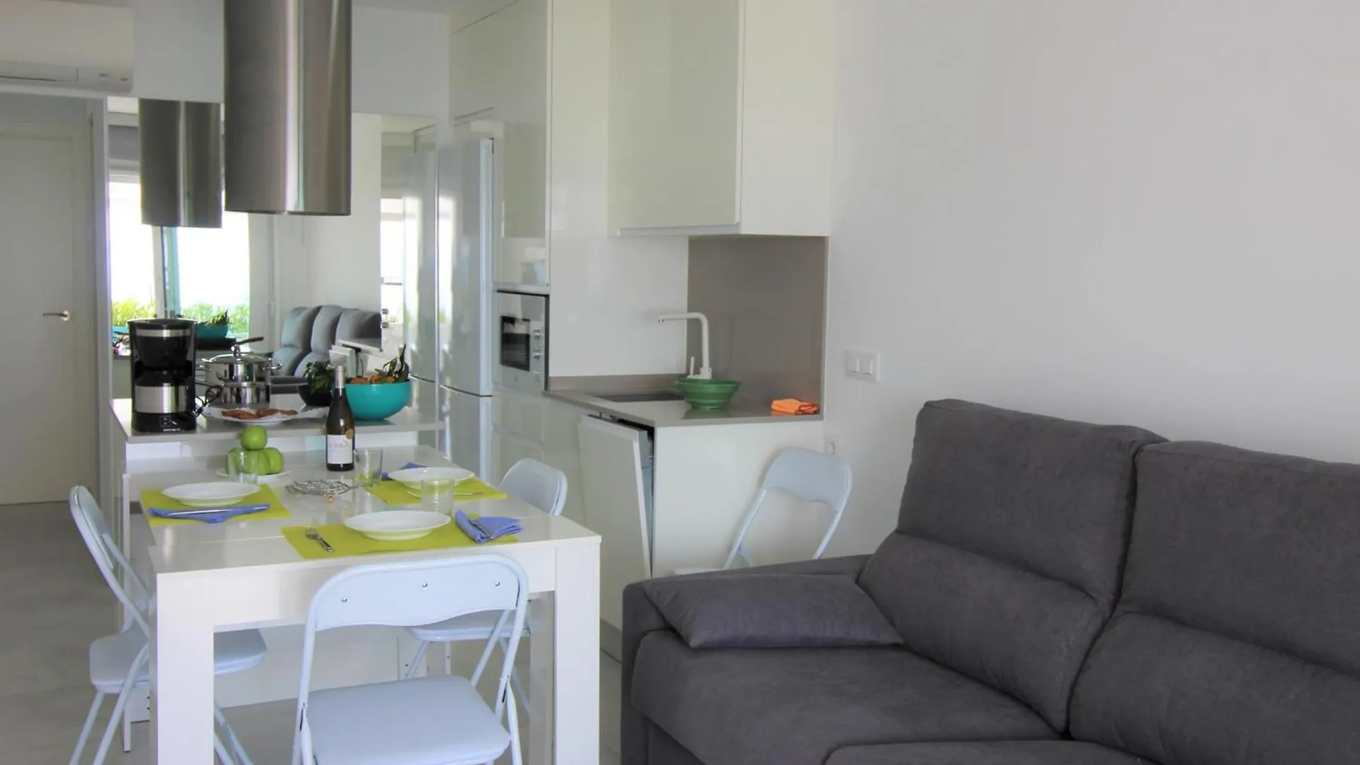 Apartment 1037 Meda Chica Bxs H, Maravillosa Situacion, Sobre Las Rocas Donde Podra Relajarse Escuchando Las Olas Del Mar, Vista Al Mar. - Es-258-33 Roses Spain